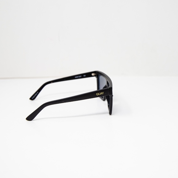 Quay Hindsight Oversize Large Square Windshield Sunglasses - Picture 4 of 4